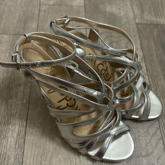 Silver Sam Edelman strappy heels 6 - Picture 1 of 14